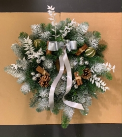 Snowy White Wreath